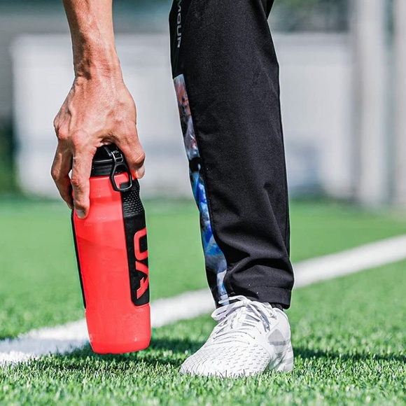 Under Armour UA Playmaker Squeeze Water Bottle 32oz Workout Fitness Sport Bottle - Picture 7 of 8